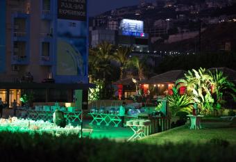 Four Seasons Halat allows 18 year olds to book a room