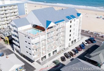 Monte Carlo Boardwalk / Oceanfront Ocean City has Balcony rooms