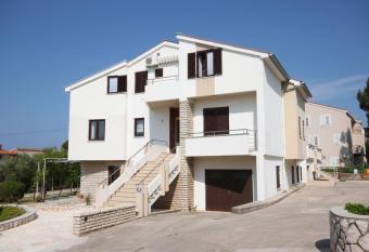 Apartments by the sea Novalja, Pag - 3307 has Balcony rooms