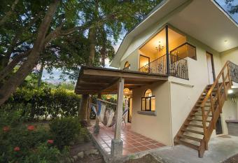 Pura Vida House Cabo Blanco has Balcony rooms