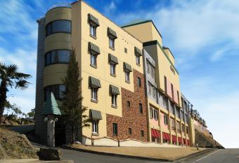 Hotel.COM (Adult Only) has Smoking rooms