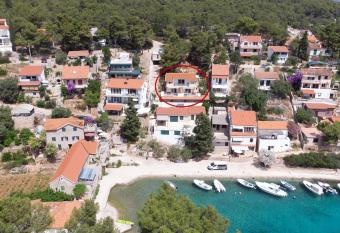 Apartments by the sea Basina, Hvar - 11923 has Balcony rooms
