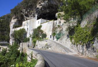 Badia Santa Maria de  Olearia allows 18 year olds to book a room