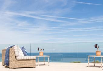 Boskerris Hotel allows 18 year olds to book a room