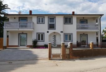 Hrgic Apartments has Balcony rooms