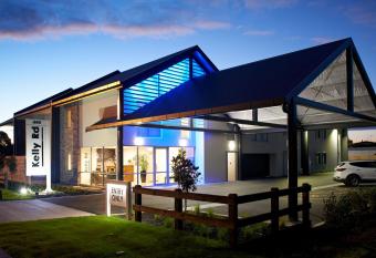 Kelly Rd Cambridge Lodge allows 18 year olds to book a room