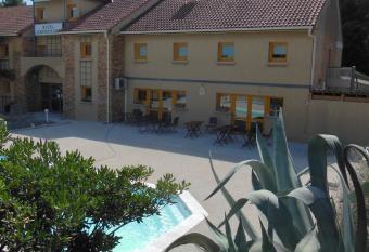 Villa Mart  gale H  tel Restaurant has Balcony rooms