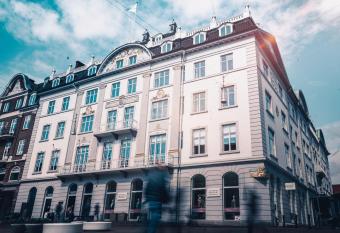 Hotel Royal allows 18 year olds to book a room