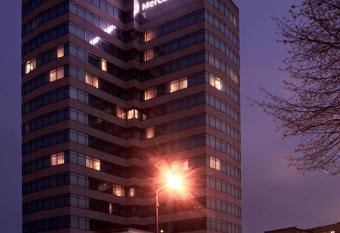 Mercure Cardiff Holland House Hotel & Spa allows 18 year olds to book a room