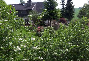 Ferienwohnung Aronia Garten allows 18 year olds to book a room