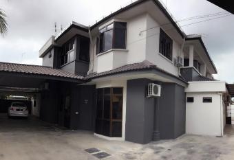 Homestay Muar allows 18 year olds to book a room