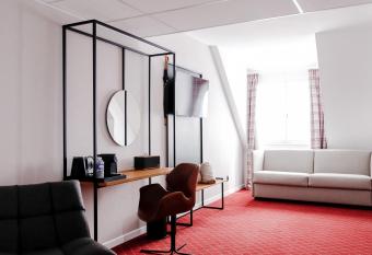 Les Jardins de Deauville allows 18 year olds to book a room