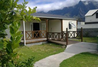 Les Chrysalides has Balcony rooms