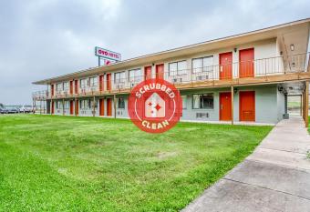 OYO Hotel San Antonio East has Smoking rooms