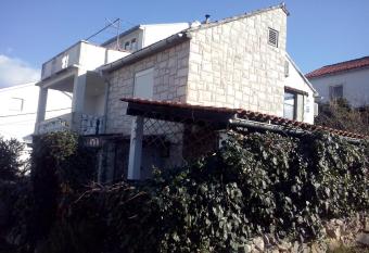 Apartment Ma re has Balcony rooms