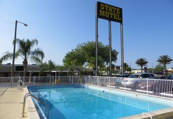 State Motel Haines City allows 18 year olds to book a room