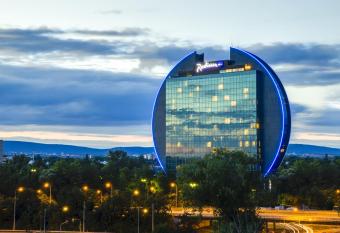 Radisson Blu Hotel Frankfurt allows 18 year olds to book a room