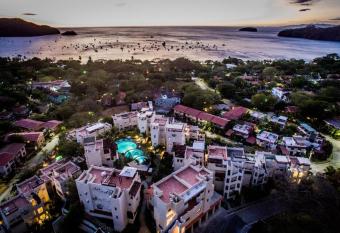 Tropical Gardens Suites and Apartments has Balcony rooms