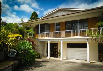 Paeroa bed and breakfast allows 18 year olds to book a room