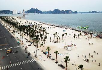 Halong Seoul Hotel has Balcony rooms