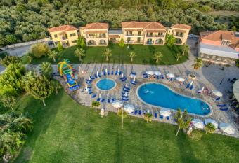 Perdika Resort has Balcony rooms