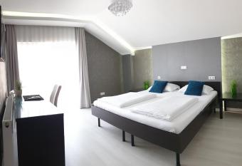 Vila Privilege Felix has Balcony rooms