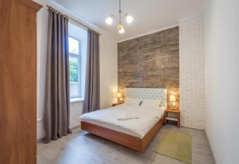 DayFlat Apartments Olimpiyska Area allows 18 year olds to book a room