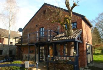 Le poirier de Warre has Balcony rooms