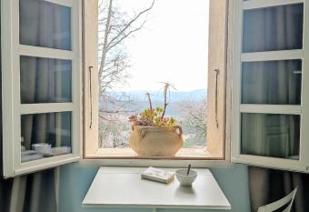 La Fontaine allows 18 year olds to book a room