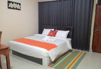 Griya Bun Sari allows 18 year olds to book a room