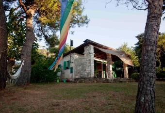 Holiday Home Dajla 35 has Smoking/Balcony rooms