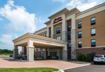 Hampton Inn & Suites Wixom has Balcony rooms