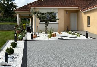 Chez Christiane Et Gerard allows 18 year olds to book a room