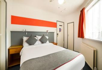 Marina allows 18 year olds to book a room