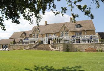 Cricklade House Hotel, Sure Hotel Collection by Best Western allows 18 year olds to book a room