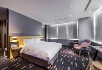 Walker-Taoyuan allows 18 year olds to book a room