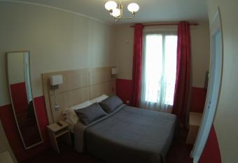 Hotel Phenix has Balcony rooms