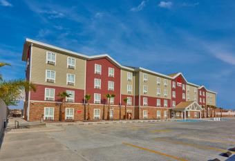 Extended Suites Tijuana Macroplaza allows 18 year olds to book a room