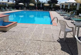 La Piscina has Balcony rooms