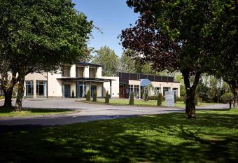 Radisson BLU Hotel and Spa, Limerick allows 18 year olds to book a room