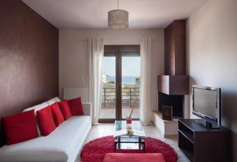 Myriam Spa & Luxury Suites has rooms with a private hot tub