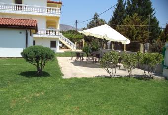 Villa Chryssoula Apartments has Balcony rooms