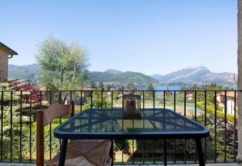 Residence I Prati di Giussana has Balcony rooms