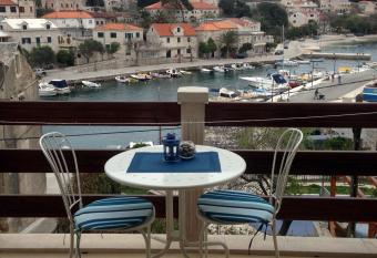 Studio Apartment Riva has Balcony rooms