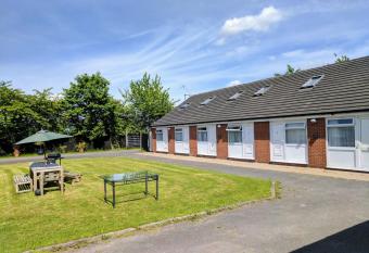Chelford Guesthouse has Balcony rooms