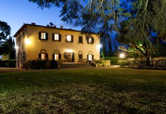 Villa Il Padule has Balcony rooms