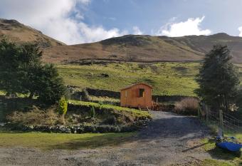 Stybeck Farm Shephards Hut allows 18 year olds to book a room