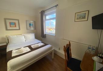 Lady Hamilton Public House B&B allows 18 year olds to book a room