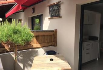 Les studios du Centre has Balcony rooms