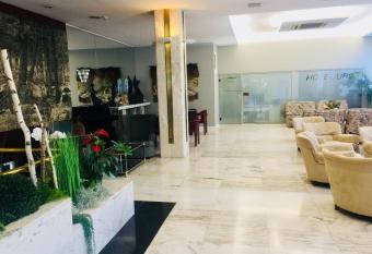 Budget Urp   Center has Balcony rooms